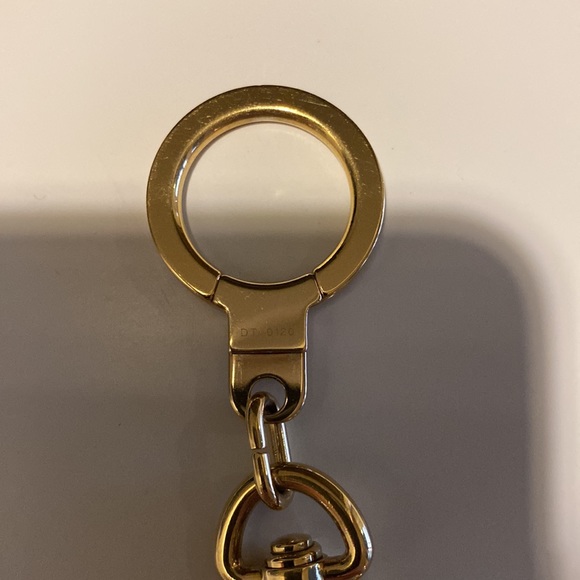Authentic Louis Vuitton key ring / strap extender. - Picture 3 of 3